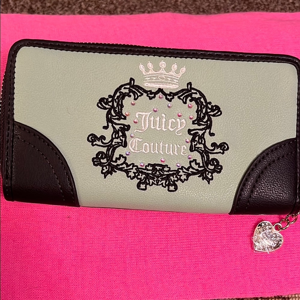 Juicy Couture Black and Green Women's Wallet